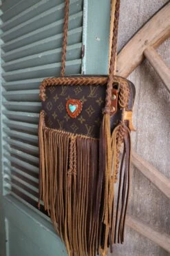 LEATHER AND VODKA MARLY CAMEL FRINGE 20CT KINGMAN TURQUOISE BAG -Johny Clothing Shop 0D6A0036
