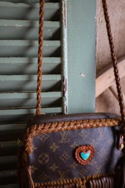 LEATHER AND VODKA MARLY CAMEL FRINGE 20CT KINGMAN TURQUOISE BAG -Johny Clothing Shop 0D6A0037