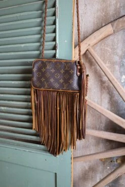 LEATHER AND VODKA MARLY CAMEL FRINGE 20CT KINGMAN TURQUOISE BAG -Johny Clothing Shop 0D6A0038