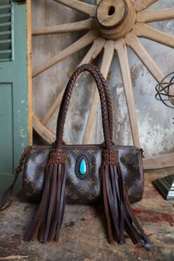 LEATHER AND VODKA PAPILLION PM CHOCOLATE 35CT BISBEE TURQUOISE BAG