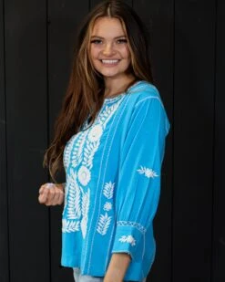 LONGSLEEVE EMBROIDERED BLOUSE 13 LONGSLEEVE EMBROIDERED BLOUSE -Johny Clothing Shop 0D6A3931