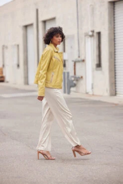 MAURITIUS WOMEN'S SOFIA JACKET- YELLOW -Johny Clothing Shop 20220731 03930 720x c3b1eefb cebb 41d9 9559 4a11d23405e7