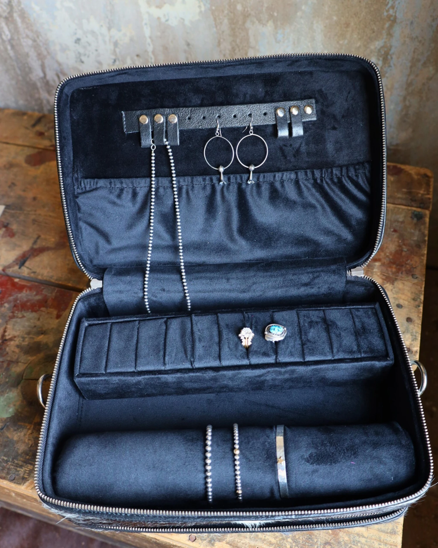 VINTAGE COWGIRL CASES JEWELRY DOUBLE DECKER CASE 2 VINTAGE COWGIRL CASES JEWELRY DOUBLE DECKER CASE - Image 2