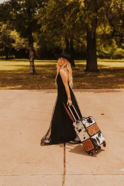 VINTAGE COWGIRL CASES ROLLING SUITCASE -Johny Clothing Shop 7B0D9385 154B 4ACC 86C3 31E8A5A8A844
