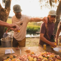 HOWLER MEN'S Frigate Badge Pocket T-Shirt -Johny Clothing Shop BRM5759