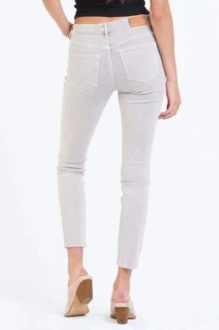 DEAR JOHN GISELE JEAN -Johny Clothing Shop DPM11C237SNY BACK 1800x1800 54346acc 678f 4bb8 8adc 2eb7aa183743