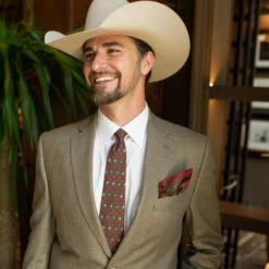 LONGHORN WITH AGUARO CACTUS TIE