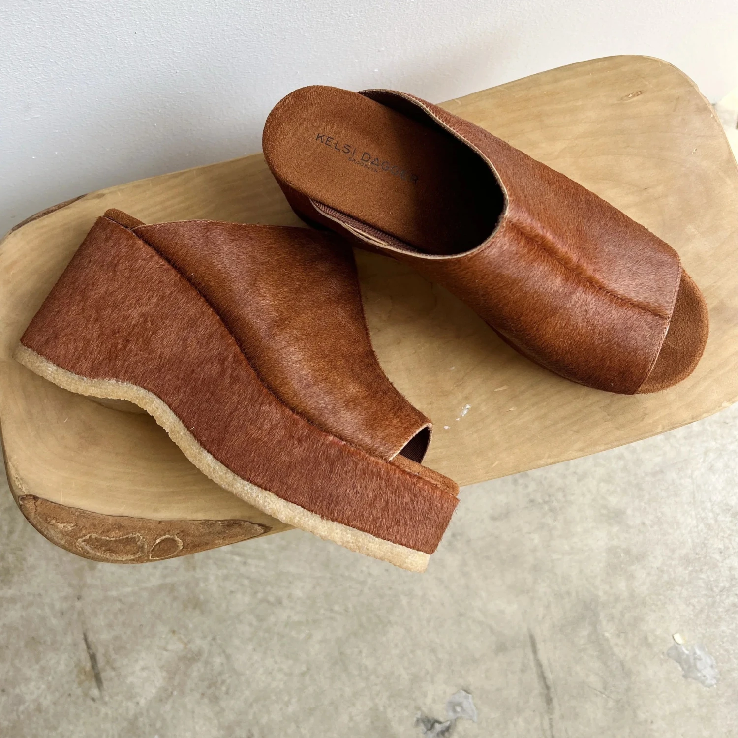 KELSI DAGGER ROWAN HICKORY PLATFORM SANDALS 2 KELSI DAGGER ROWAN HICKORY PLATFORM SANDALS - Image 2