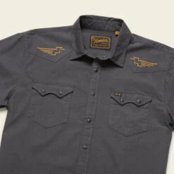 HOWLER MEN'S Crosscut Deluxe Shortsleeve Shirt -Johny Clothing Shop S23 SS Shirts Crosscut Deluxe SS Pictograph Black Chambray Angle