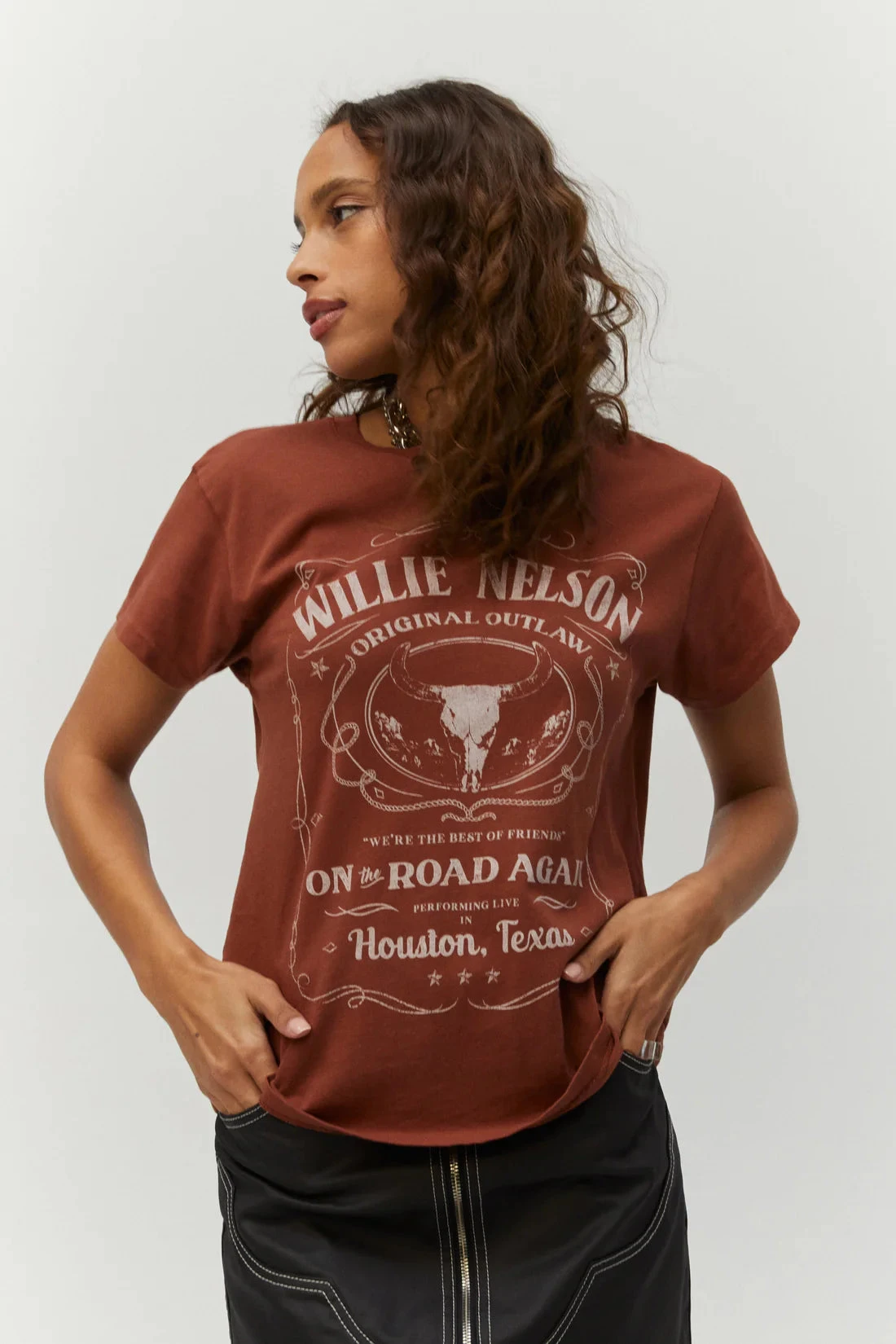 DAYDREAMER WILLIE NELSON WHISKEY LABEL TOUR TEE 1 DAYDREAMER WILLIE NELSON WHISKEY LABEL TOUR TEE