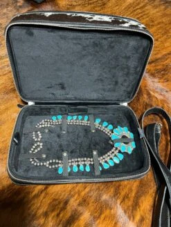 VINTAGE COWGIRL CASES JEWELRY DOUBLE DECKER CASE 17 VINTAGE COWGIRL CASES JEWELRY DOUBLE DECKER CASE -Johny Clothing Shop image 1024x1024 2x 57e11463 6153 4215 b59b cdad01d39257