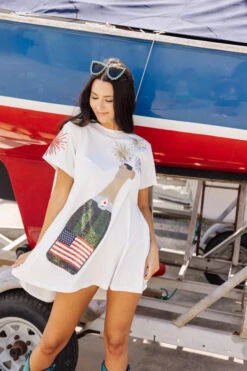 QUEEN OF SPARKLES USA POPPING CHAMPAGNE TEE DRESS -Johny Clothing Shop soelstudio QOSMAY2023 676 720x e9df60b5 3154 464e a0fb 681e2173b4b6