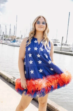 QUEEN OF SPARKLES STAR FEATHER BOTTOM TANK DRESS -Johny Clothing Shop soelstudio QOSMAY2023 711 720x 91abb25c d9cc 49dd a364 2d8900a15b18